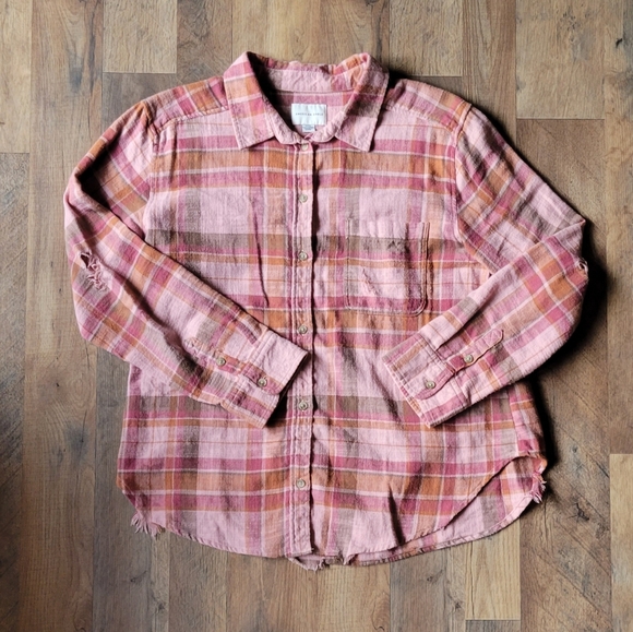 American Eagle Outfitters Tops - American Eagle Distressed Flannel